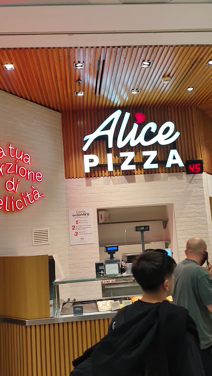 Alice PIZZA Photo 9