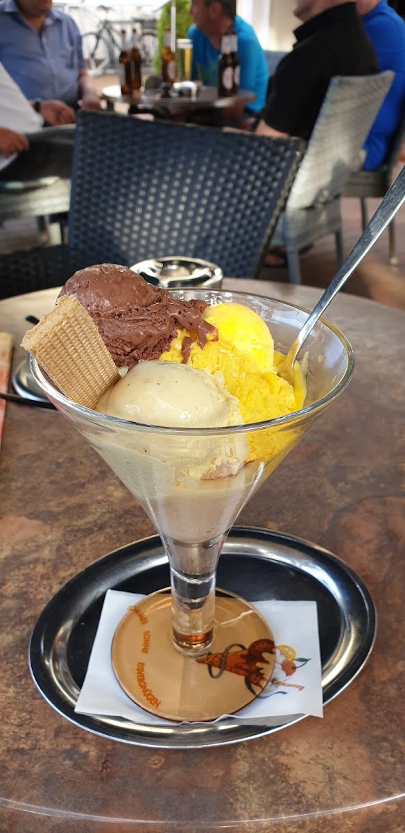 Central Café Photo 7