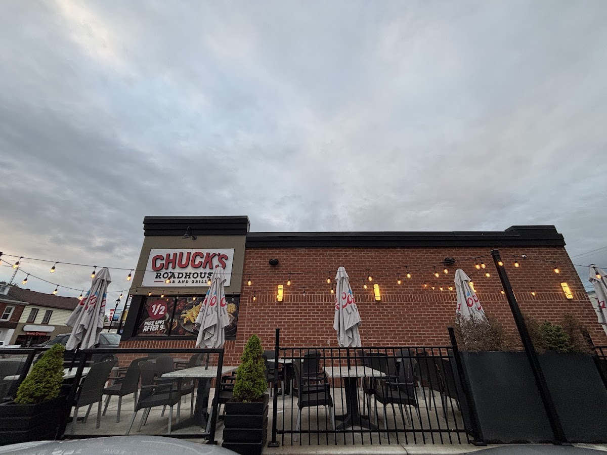 Chuck's Roadhouse Bar & Grill