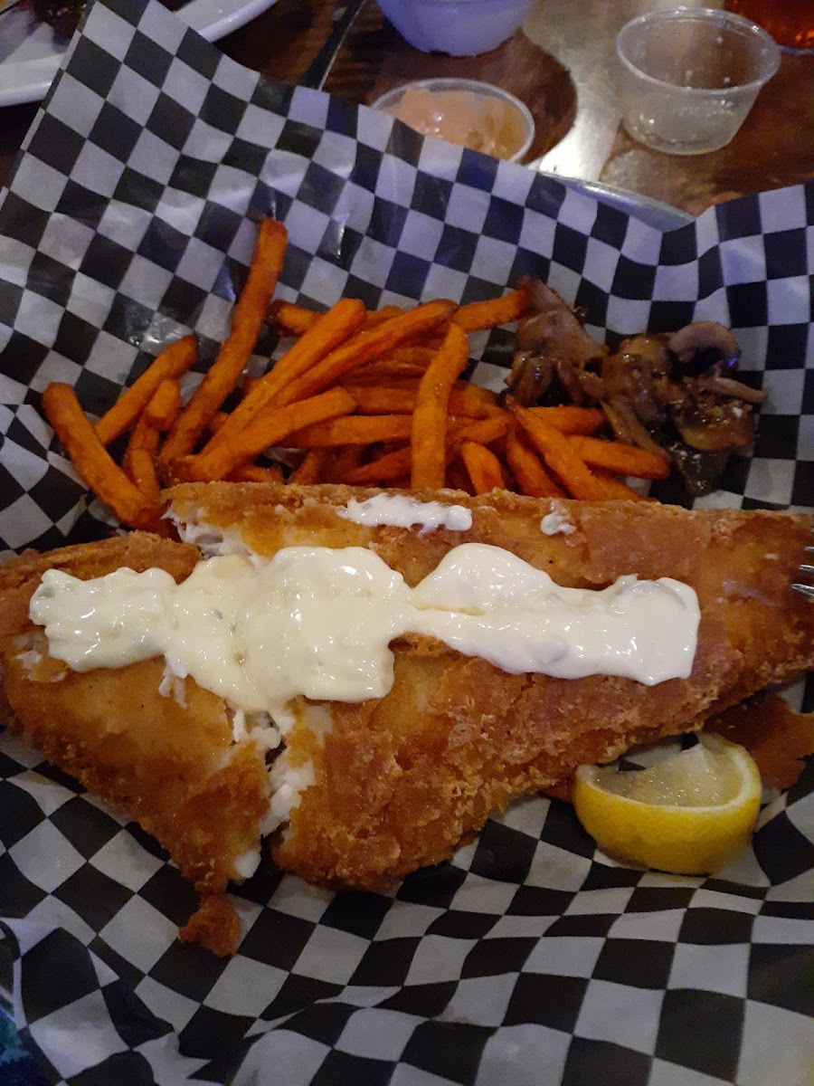 Chuck's Roadhouse Bar & Grill Photo 10