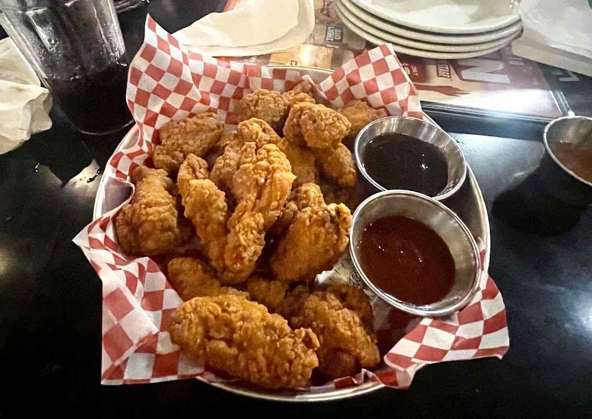 Chuck's Roadhouse Bar & Grill Photo 3