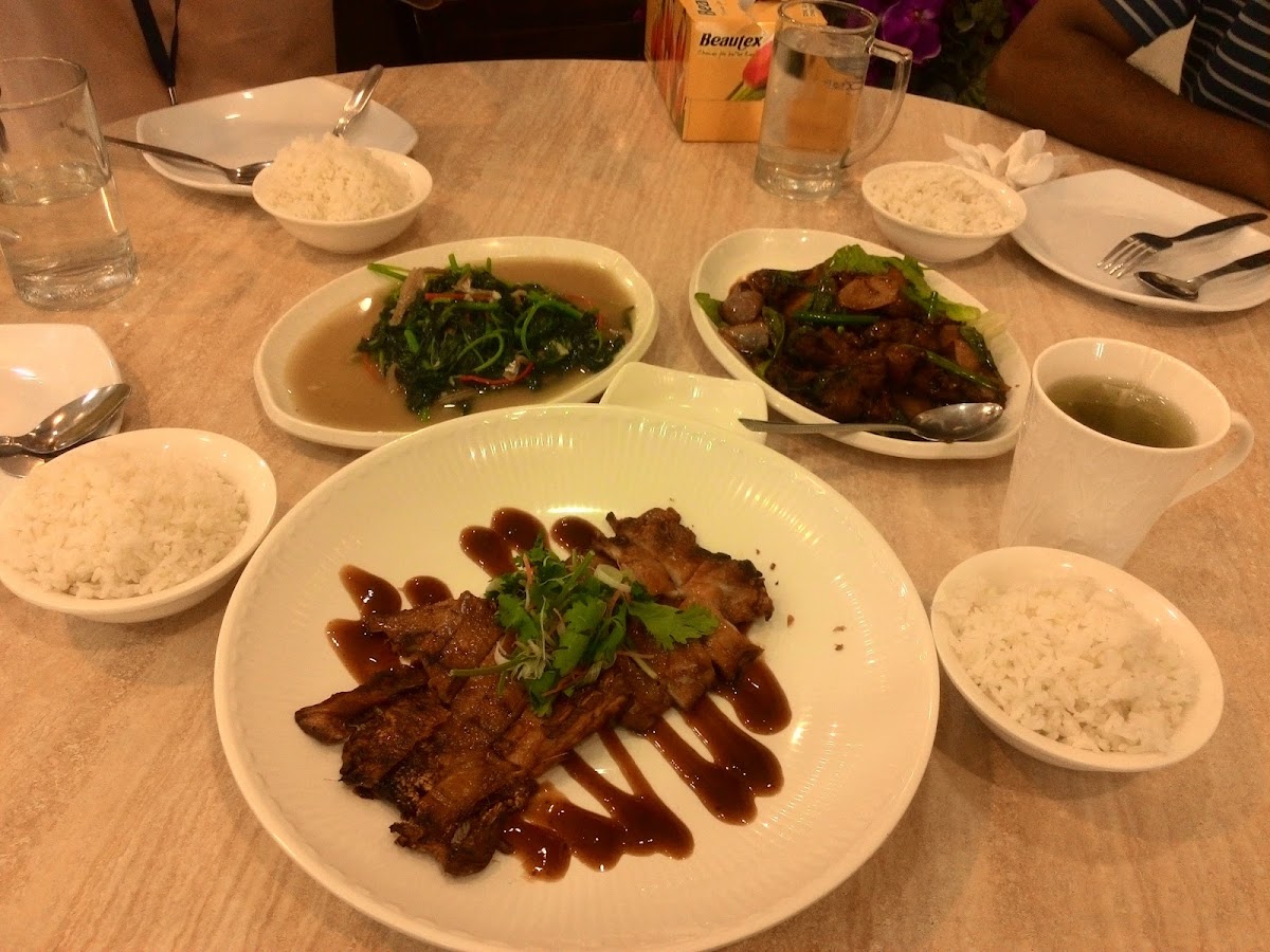 Garden Restaurant Photo 9