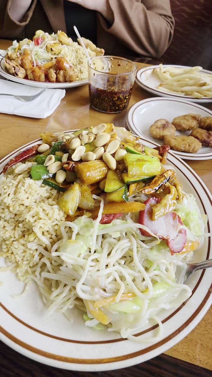 Hong Kong Restaurant Photo 2