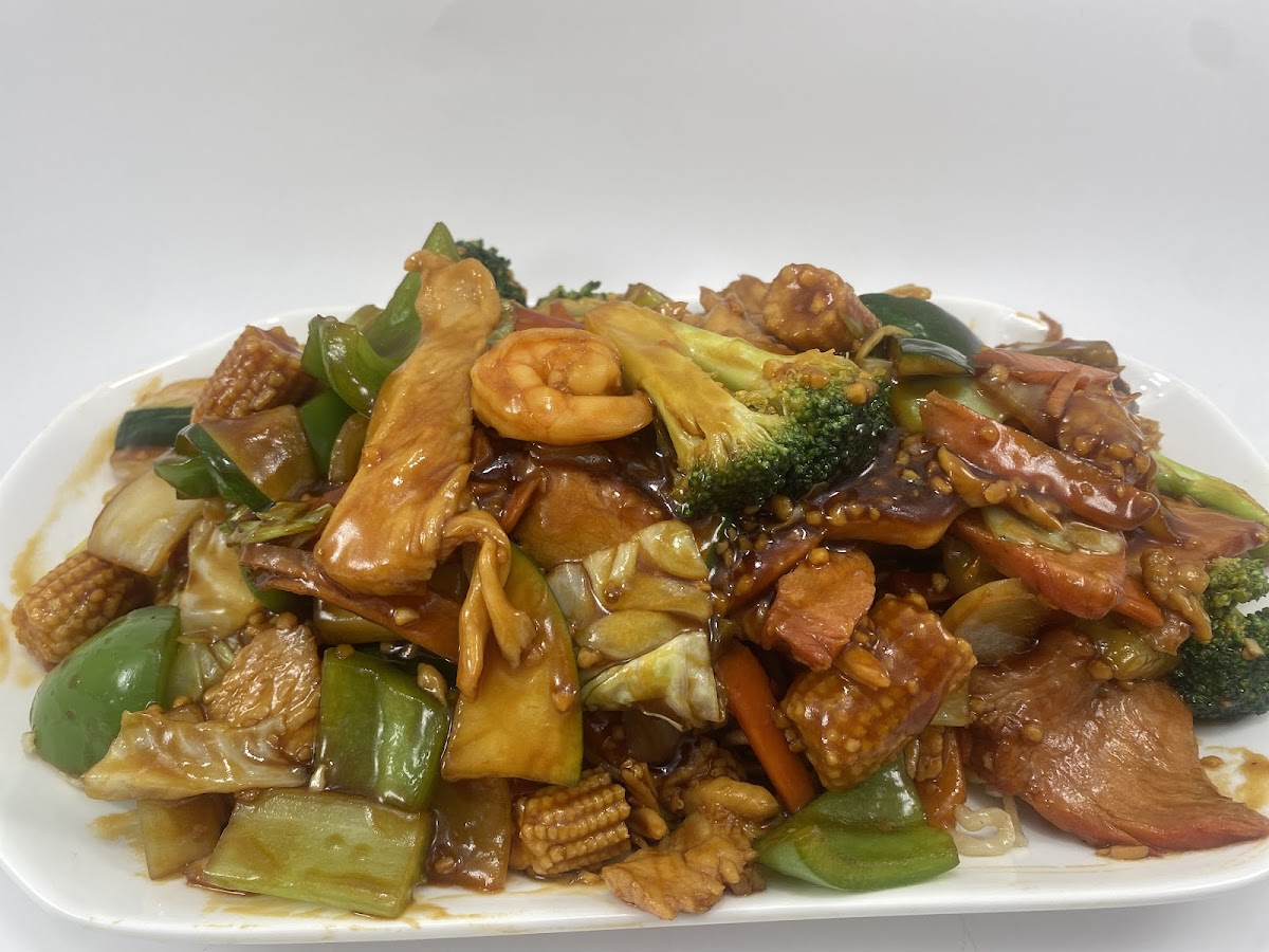 Hong Kong Restaurant Photo 3