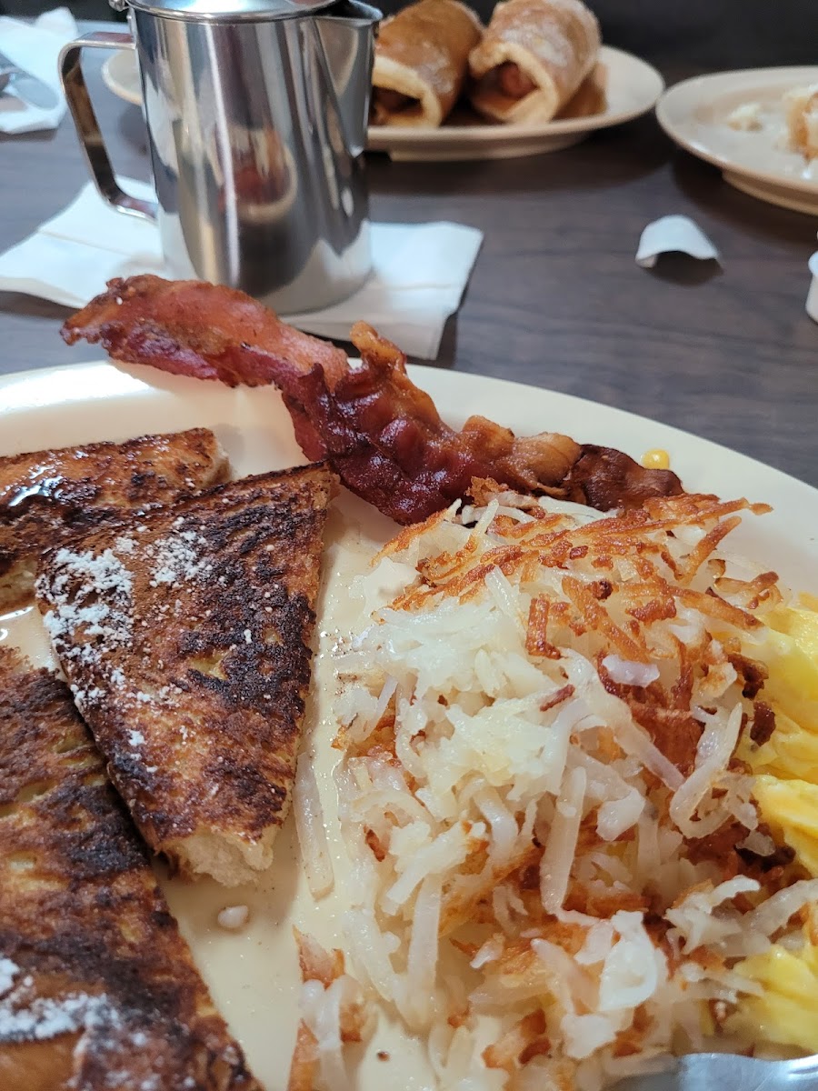 Village Inn Photo 8