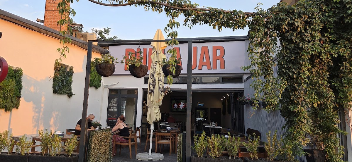 Pui La Jar