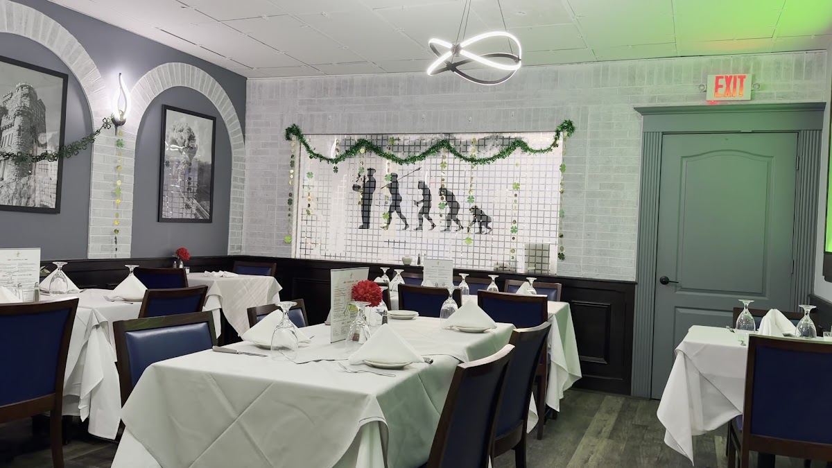 Evolution Restaurant & Bar Photo 2