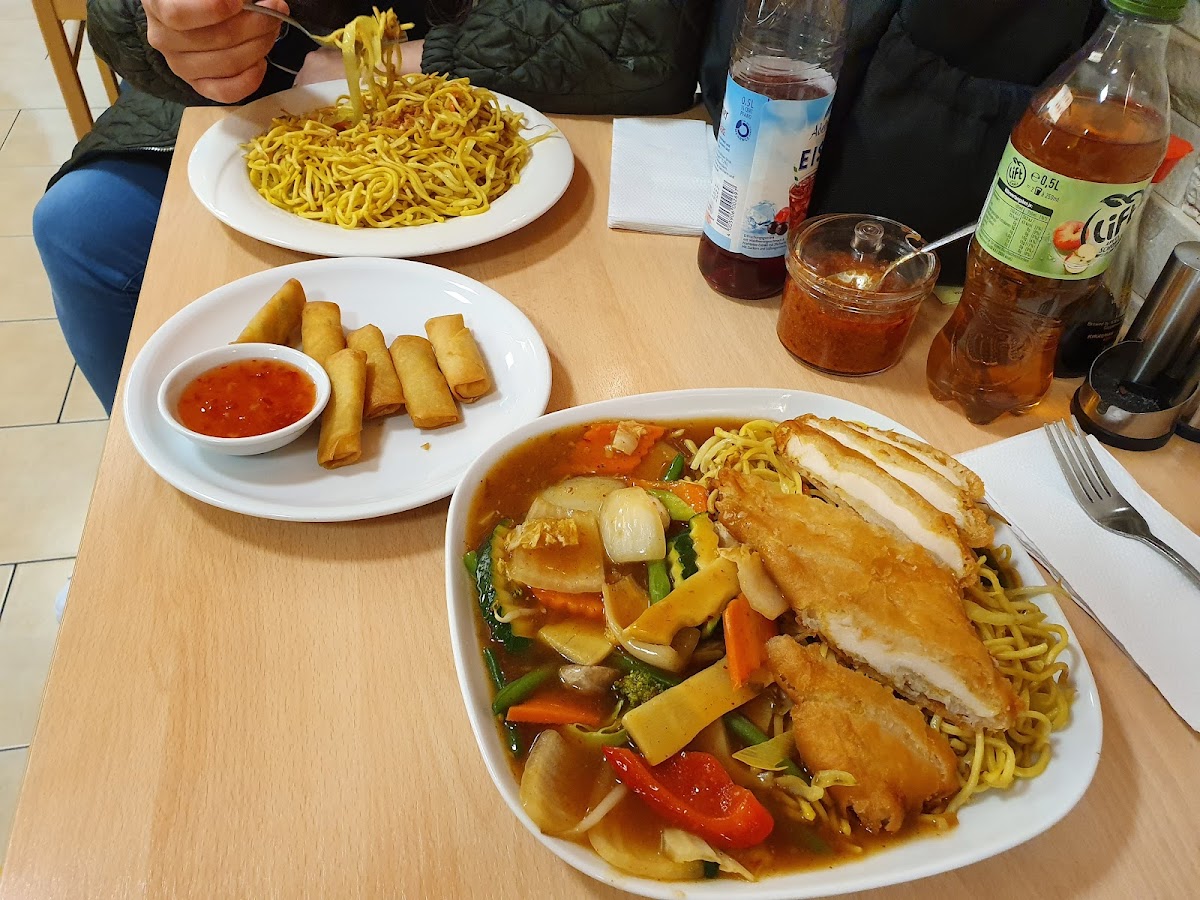 Lucky Wok Photo 8