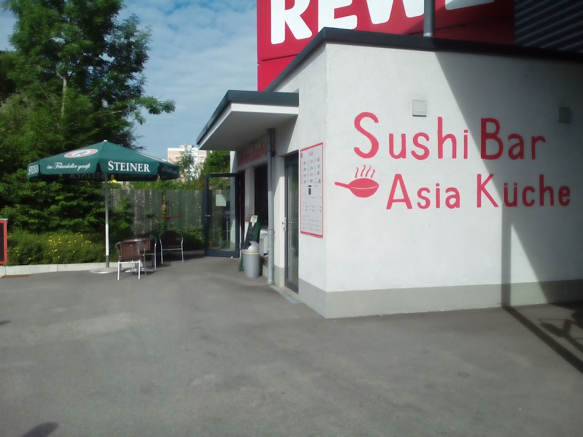 SUSHI & WOK Photo 3