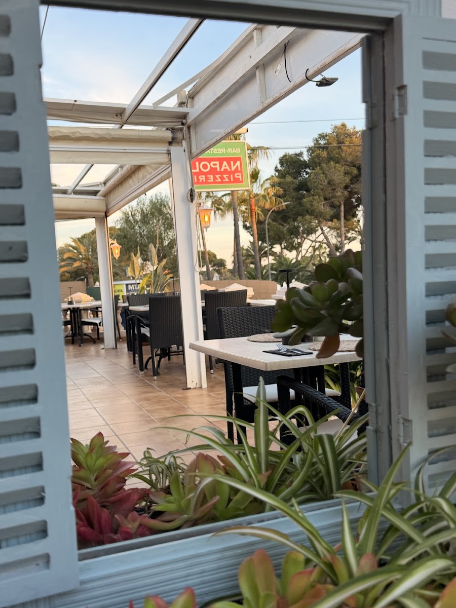 Napoli Pizzeria Photo 4
