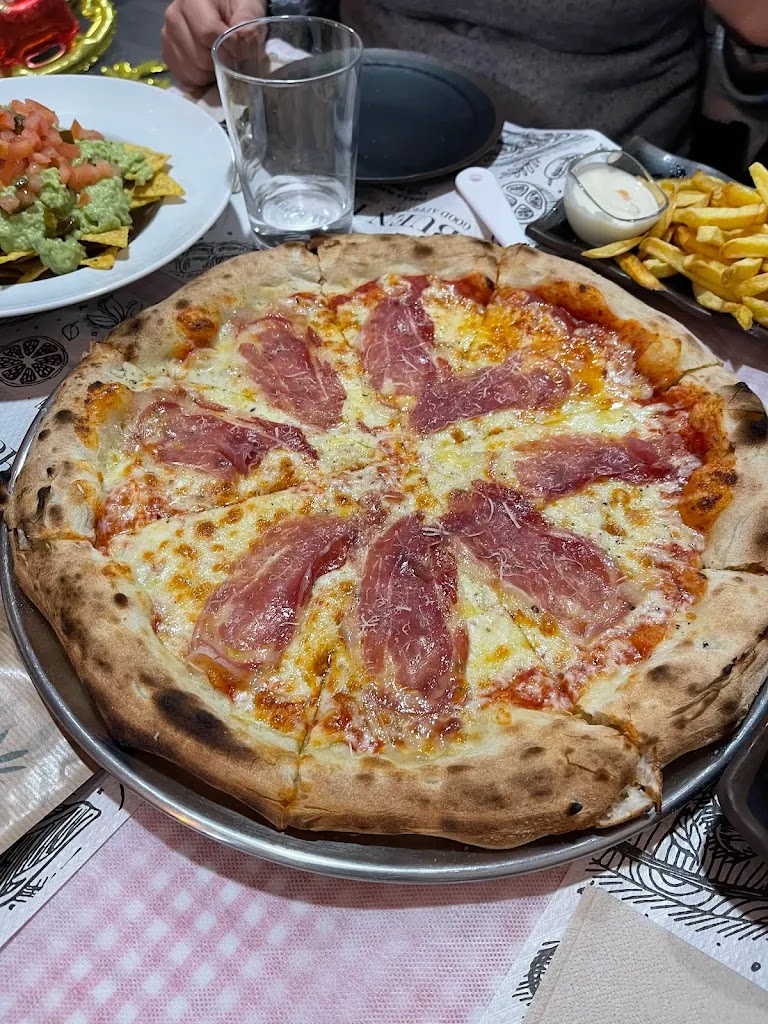Mister Pizza Photo 4