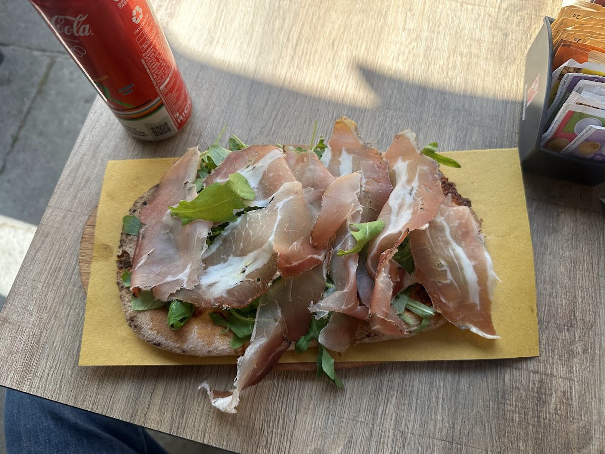 Pizzeria La Perla Photo 3