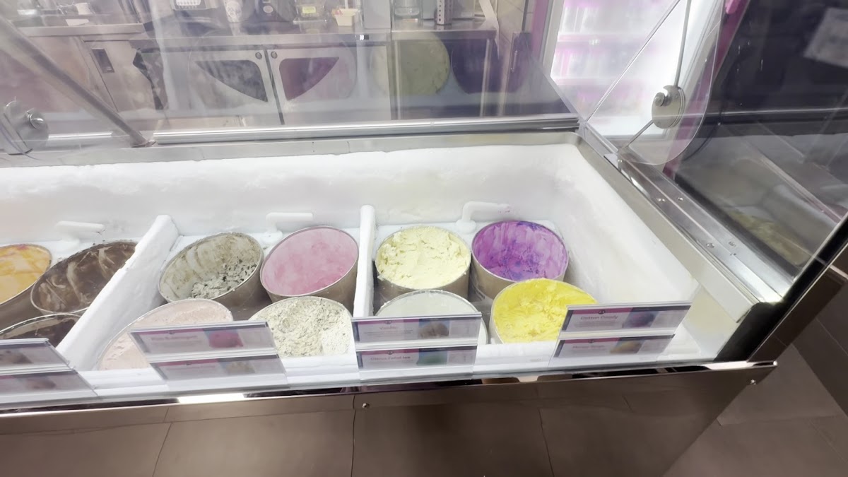 Baskin Robbins Photo 2