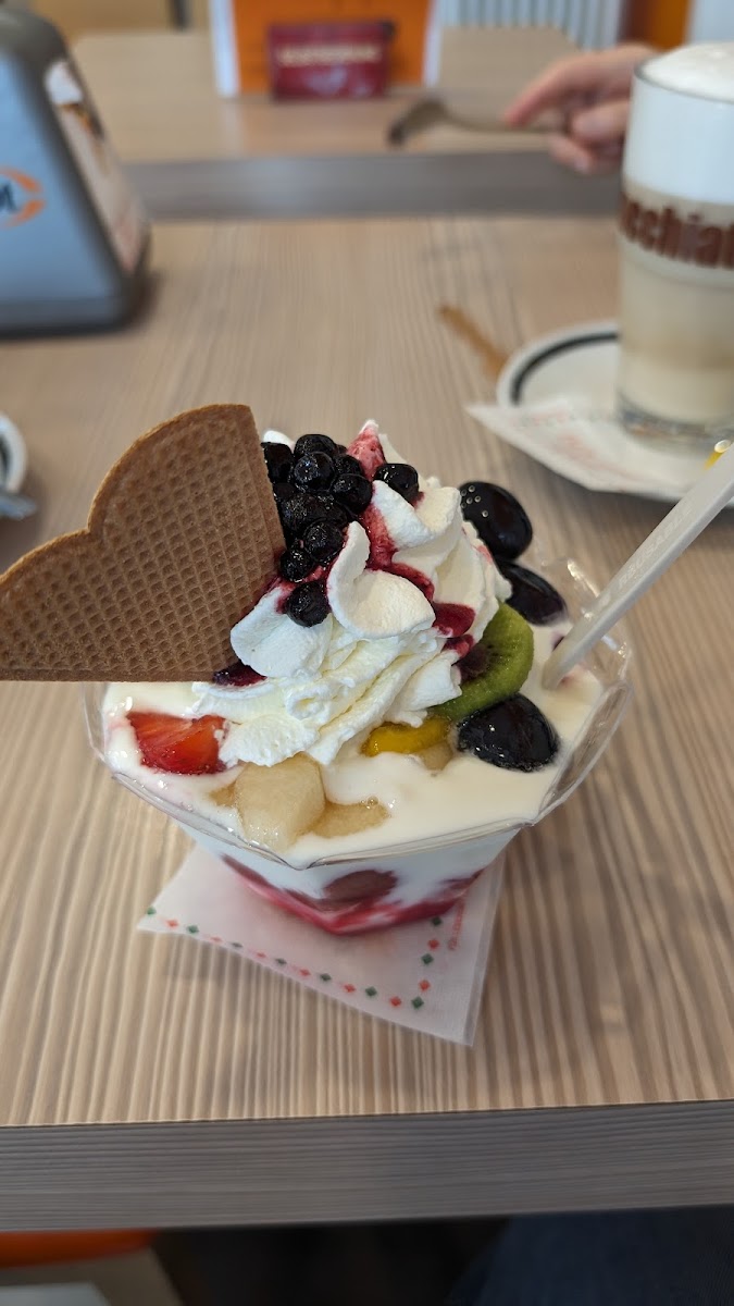 Eiscafé Cortina Photo 2