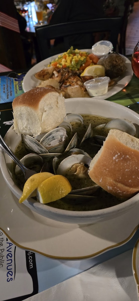 Mulligan's Bar & Restaurant Photo 9
