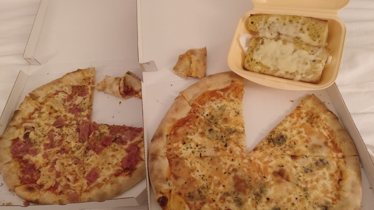 Pizzería Bella Napoli Photo 5
