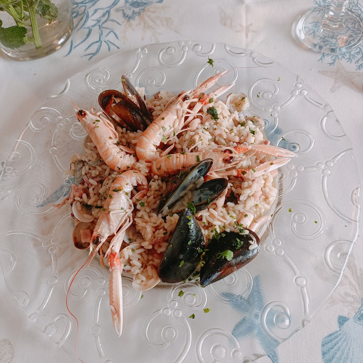 Mama Fish Photo 9