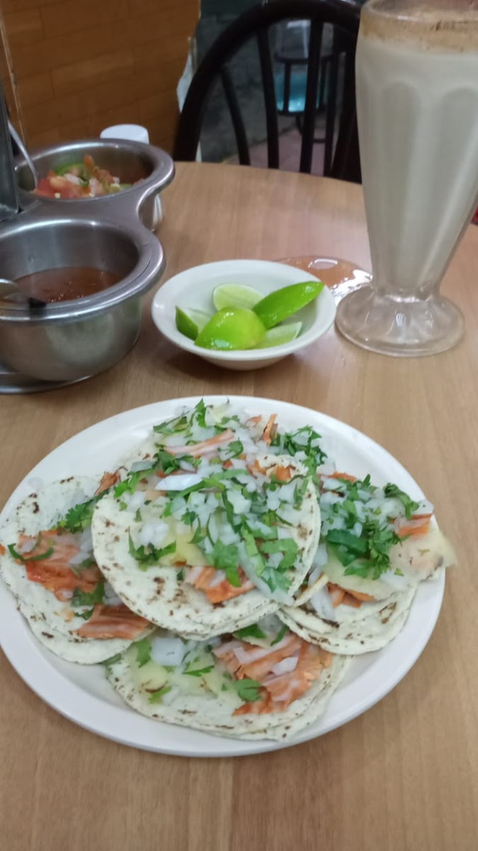 Taqueria El Pastorcito Photo 6