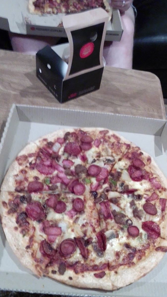 Pizza Hut Photo 8