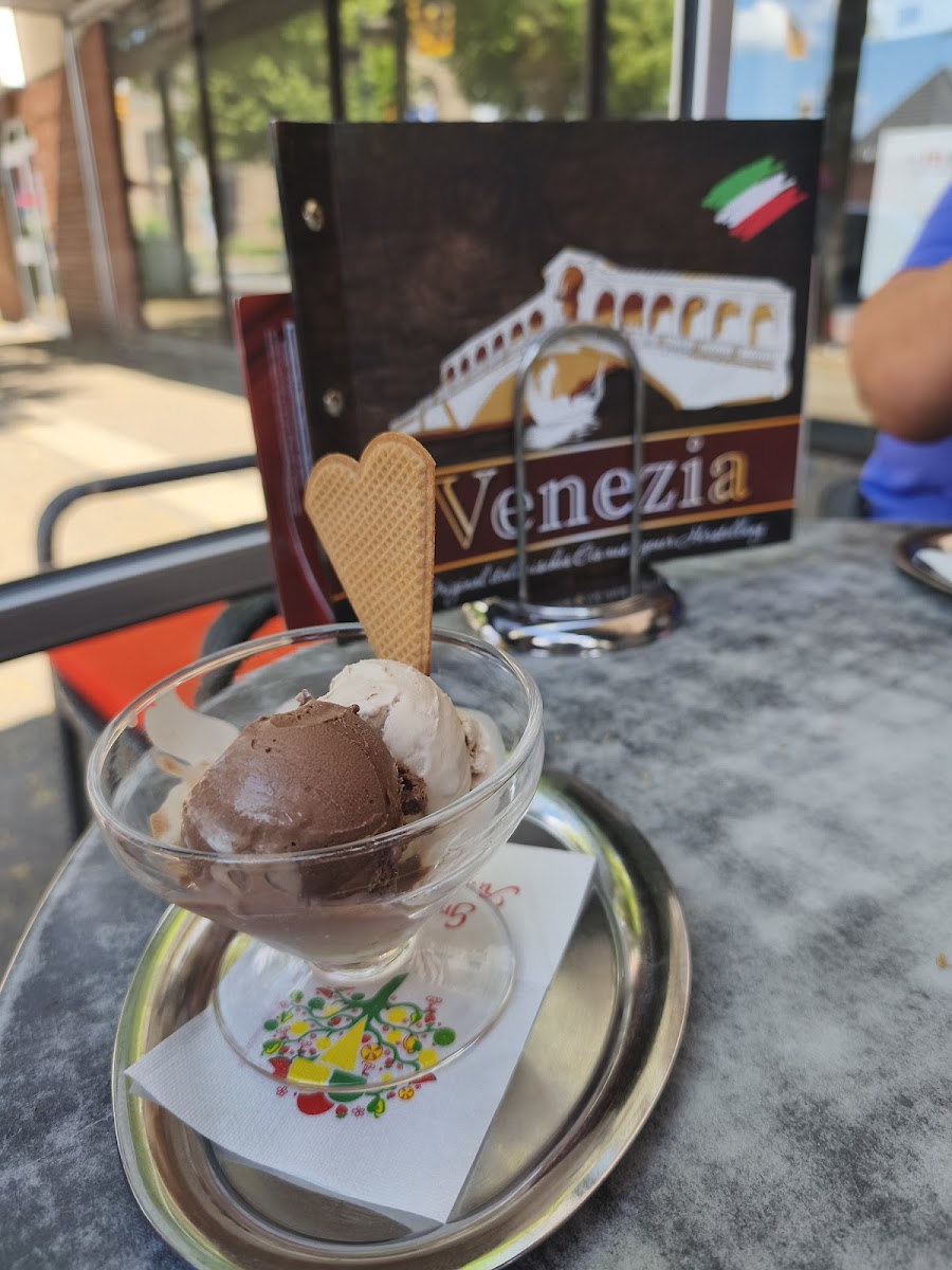 Eiscafe Venezia Photo 2