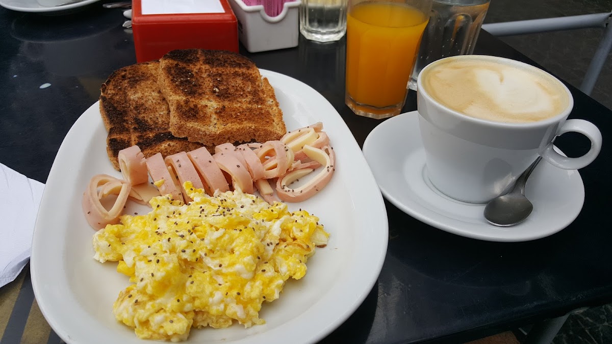 Café de La Plaza Photo 9