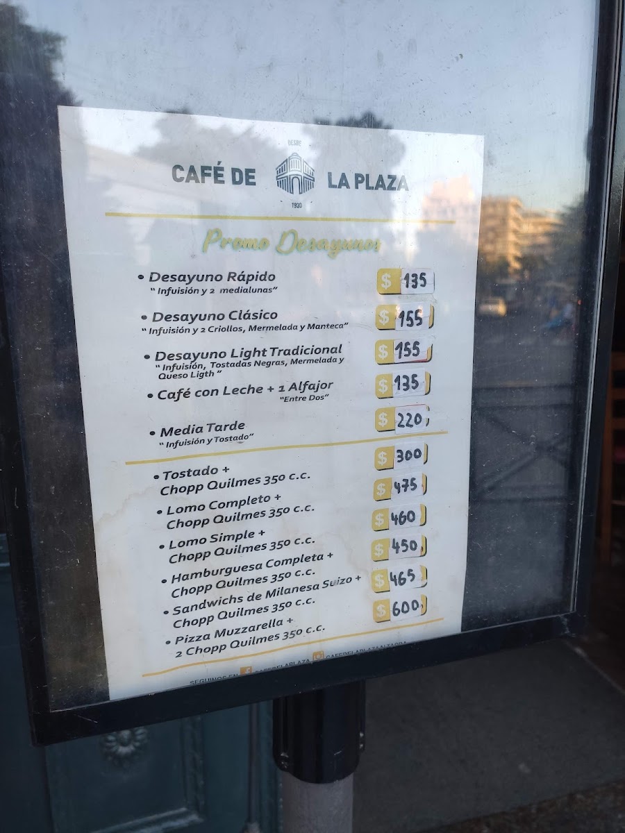 Café de La Plaza Photo Menu 8