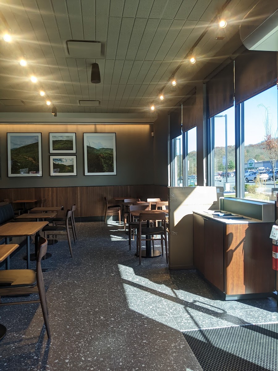 Starbucks Photo 4