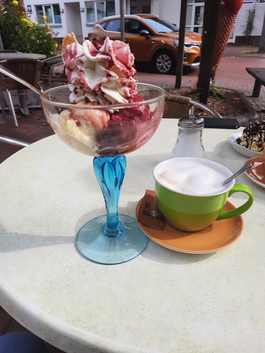 Eiscafe Roma Photo 8