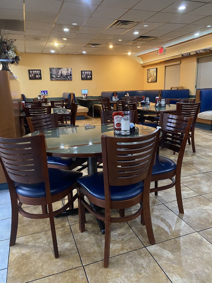 Michael's Restaurant Photo 3