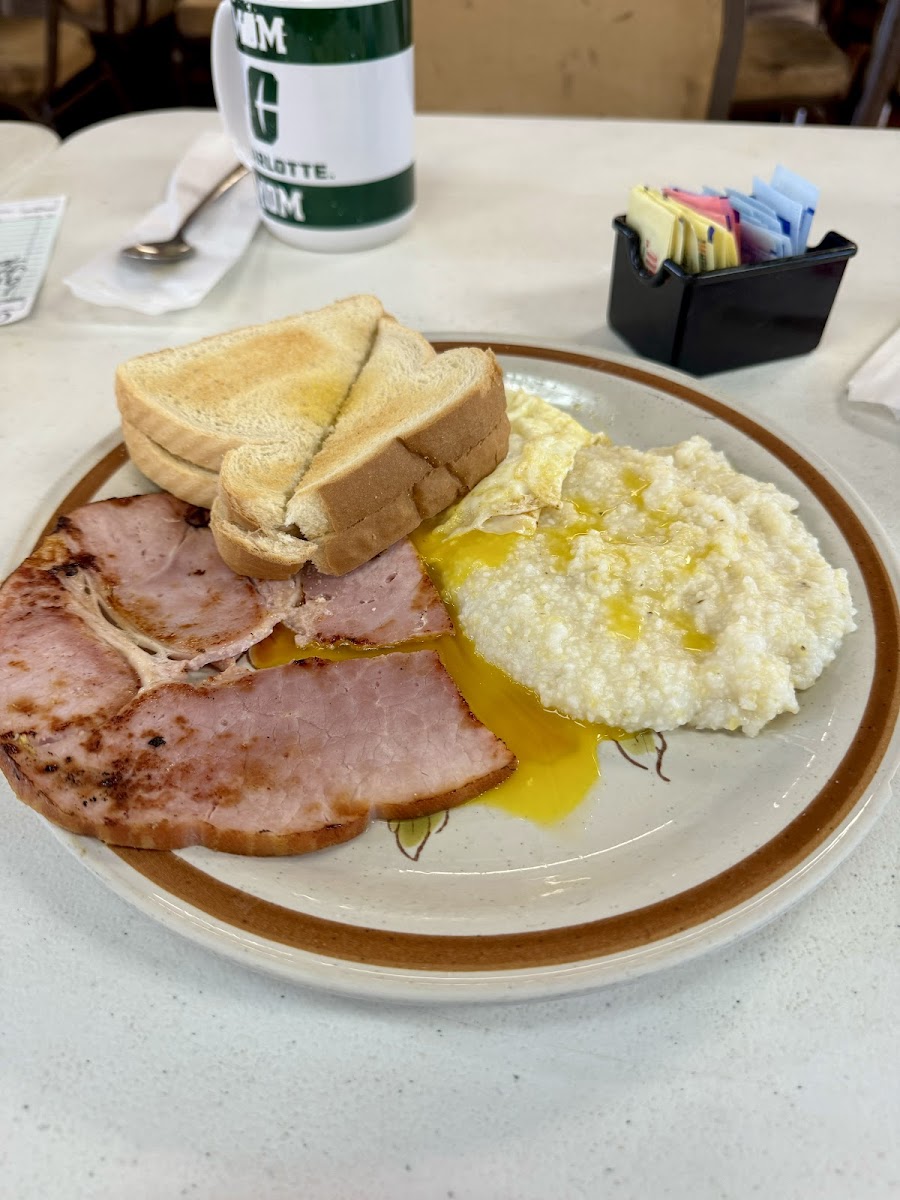 D’s Diner Photo 5