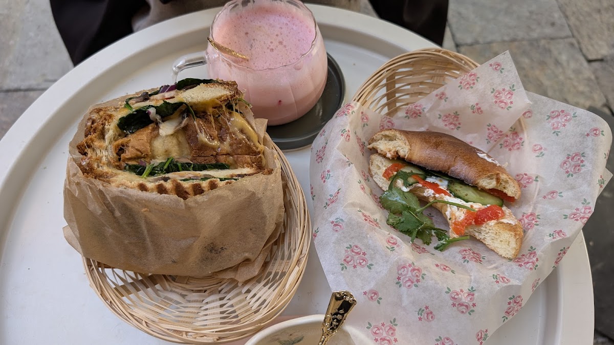 Café Fleur Photo 7