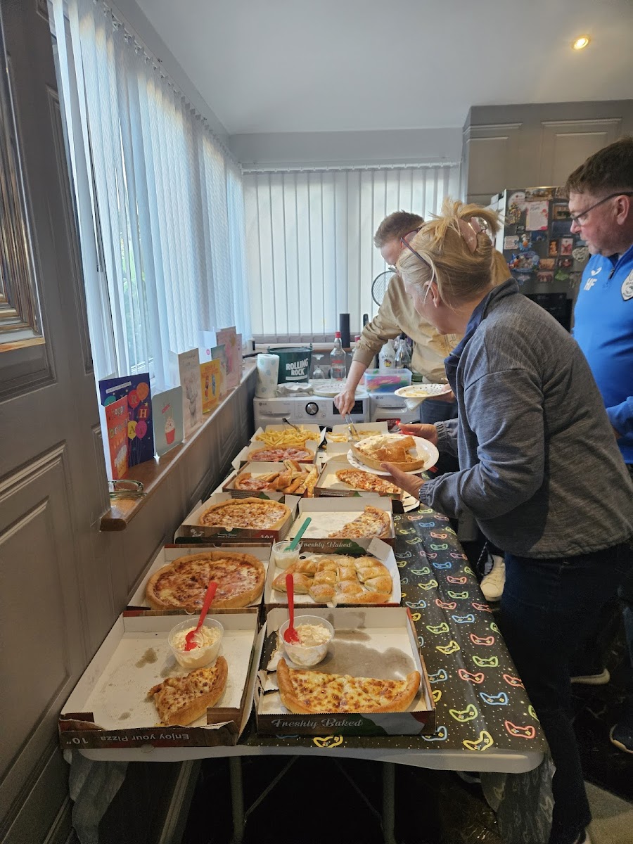 Pizza Palace Photo 5