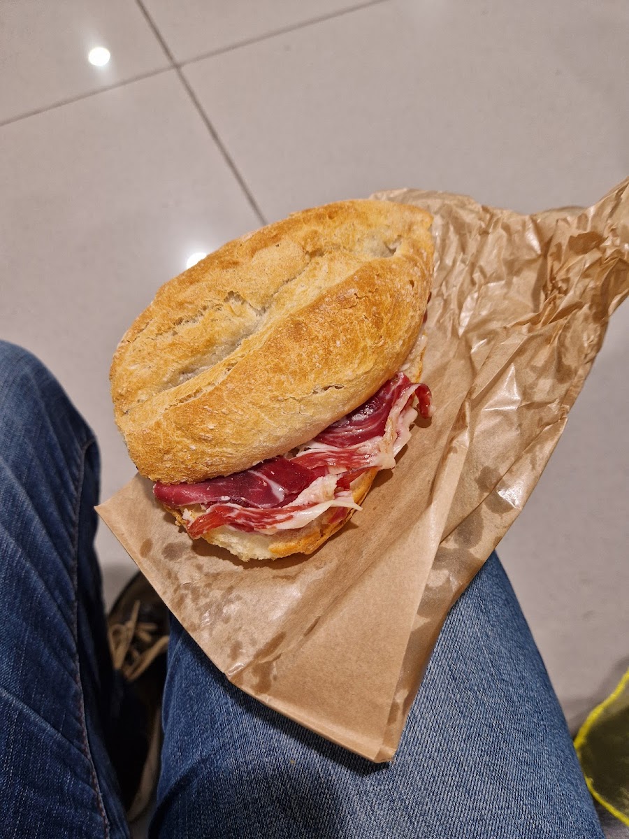 Deli&Cia Photo 9