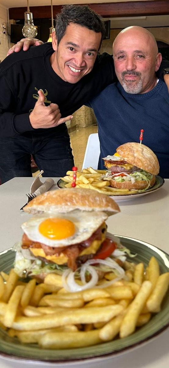 Junior's Café Photo 3