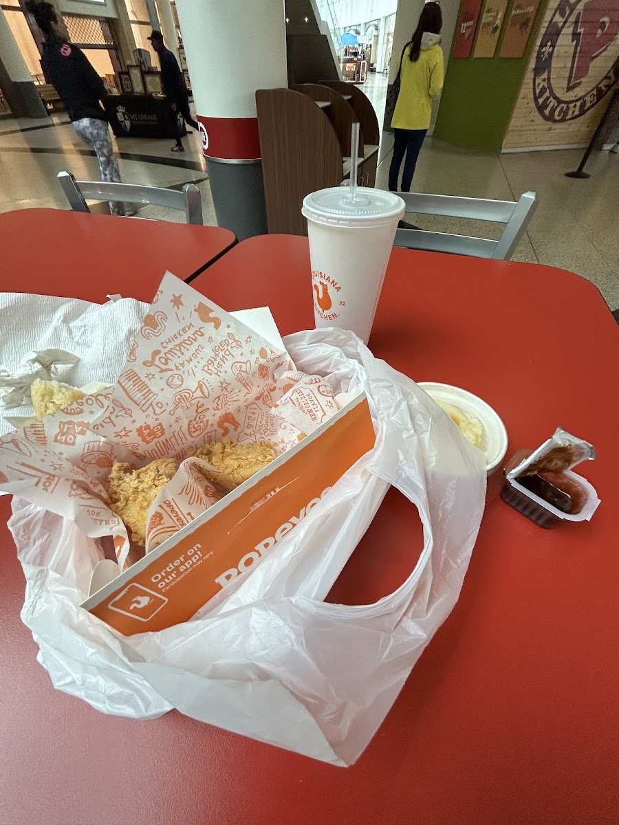 Popeye's Louisiana Kitchen Photo 3