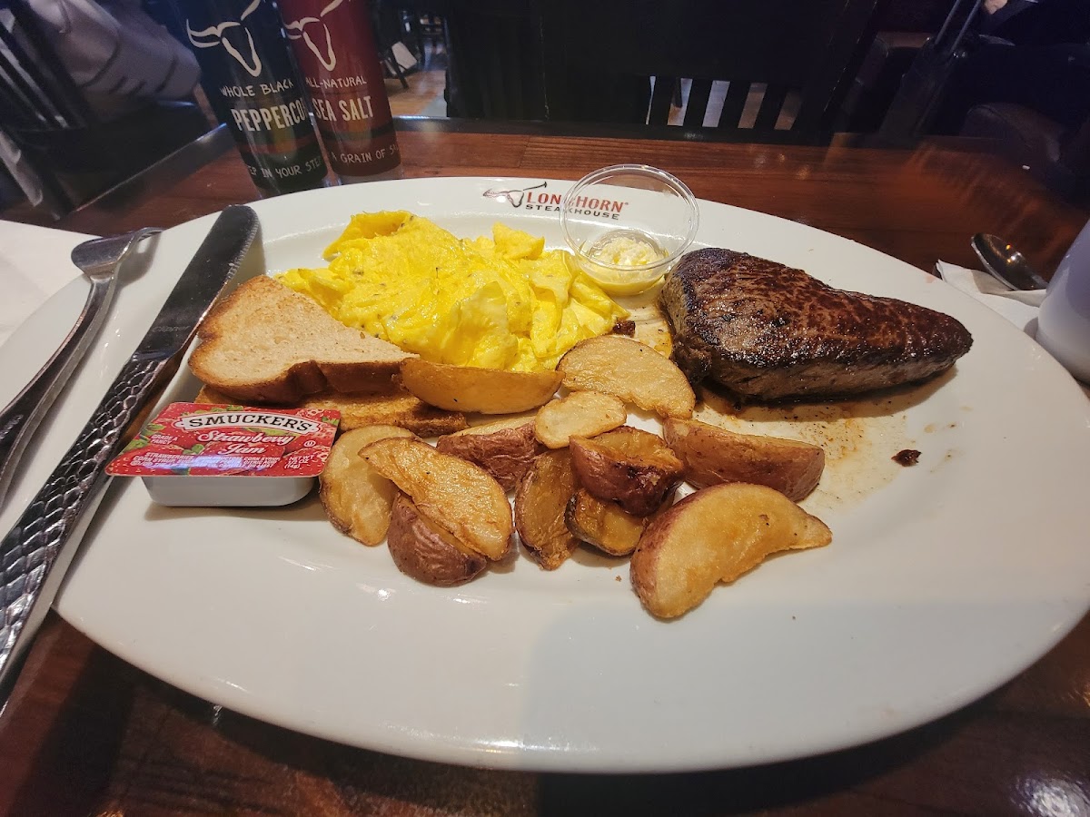 LongHorn Steakhouse Photo 9