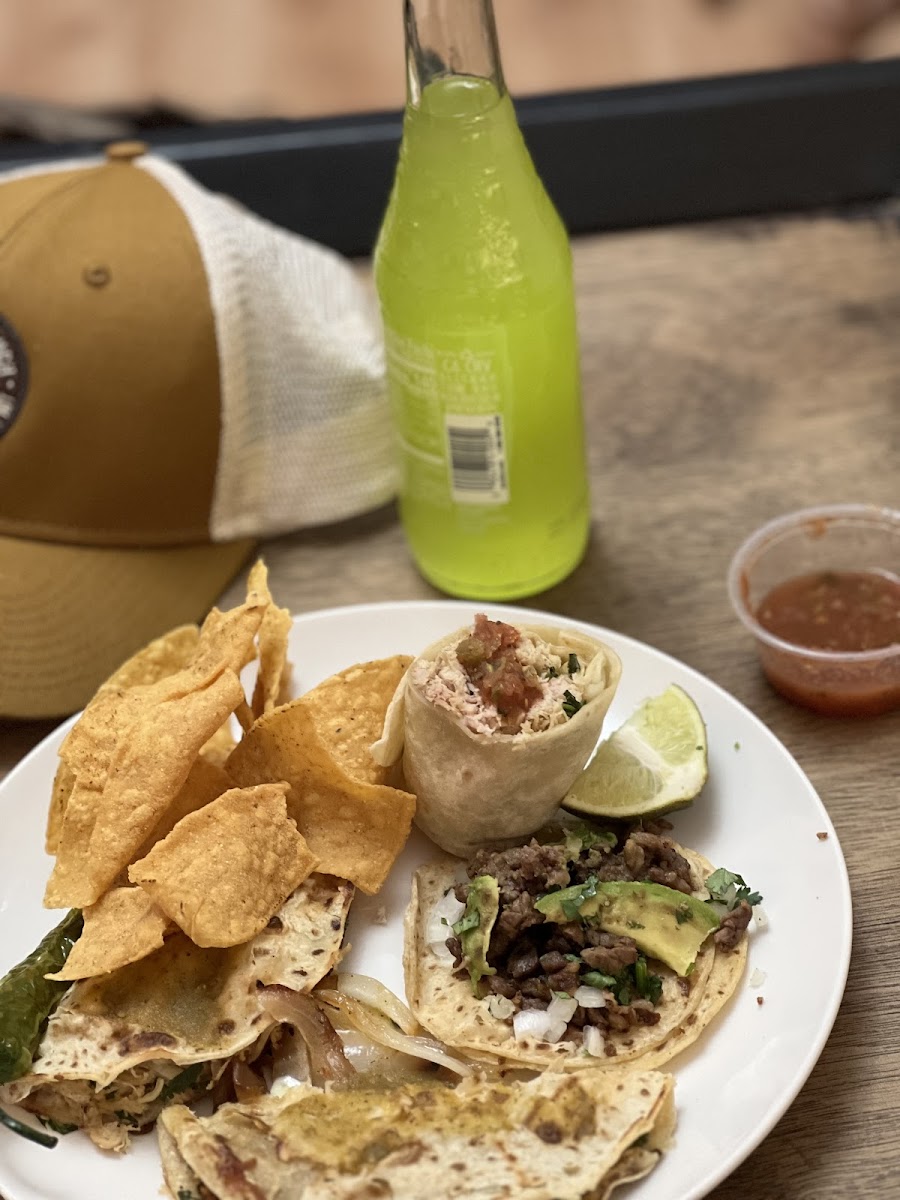 Tacos Los Primos Photo 4