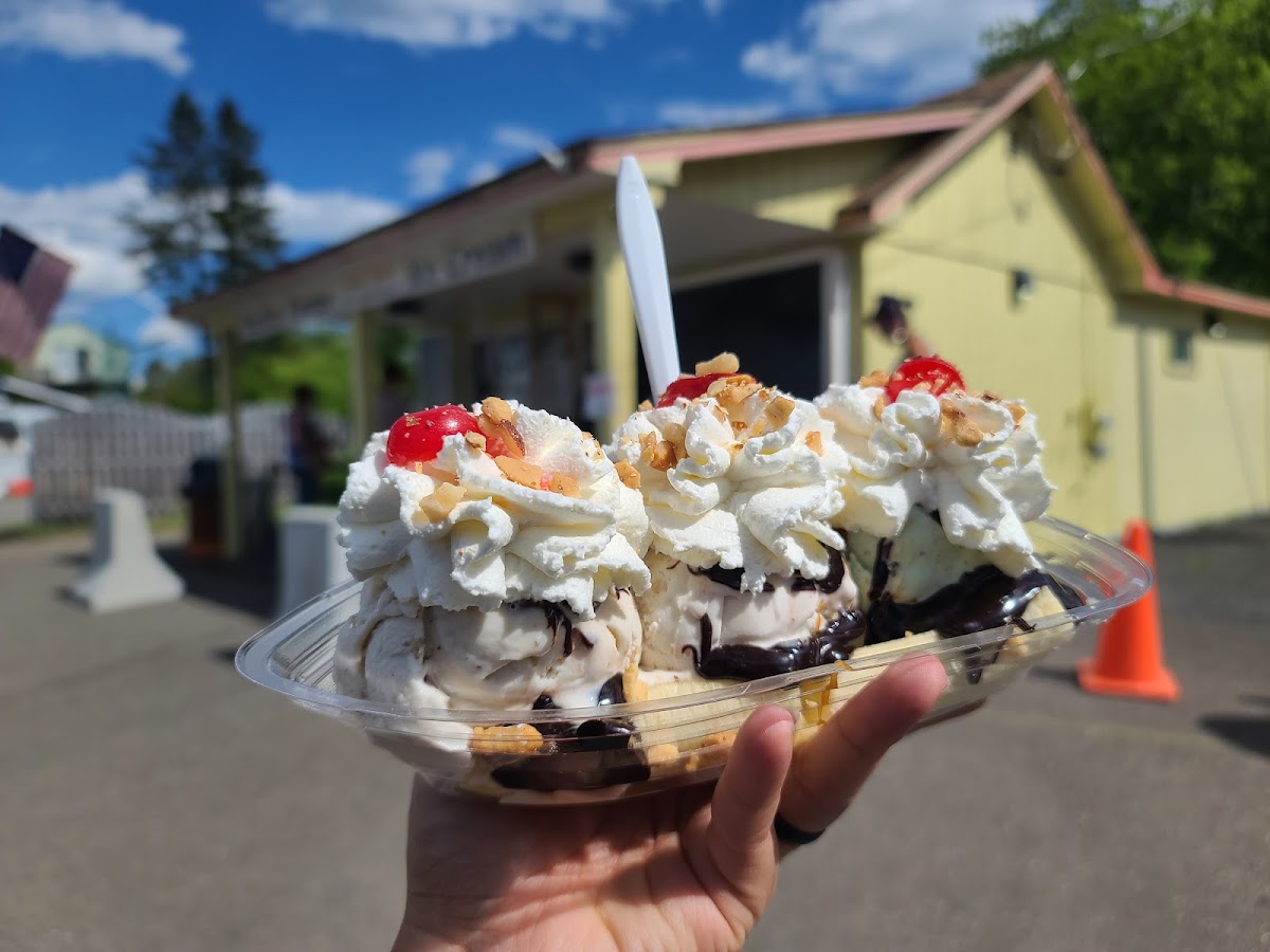 Houlton Farms Dairy Bar Photo 3