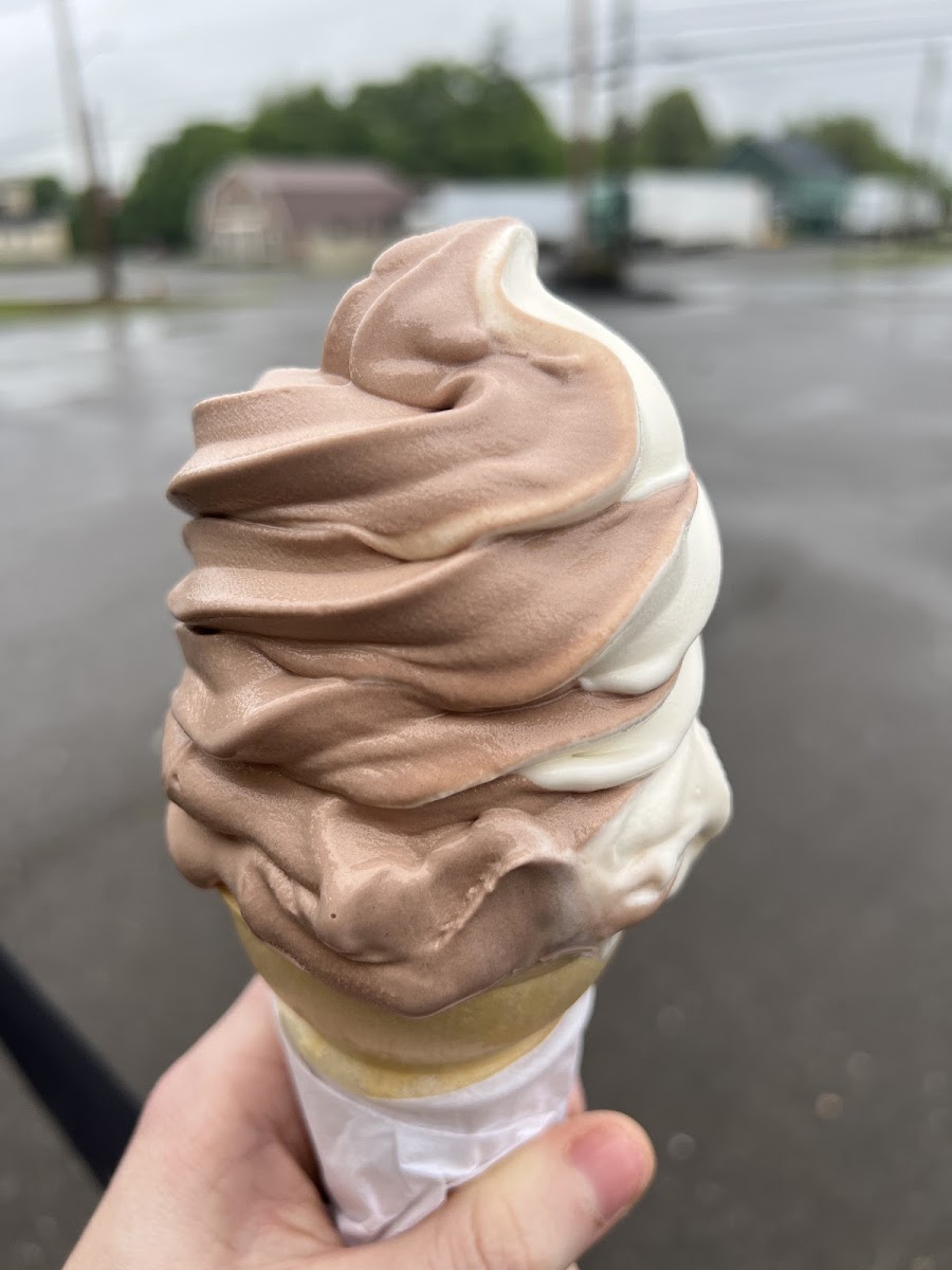 Houlton Farms Dairy Bar Photo 4