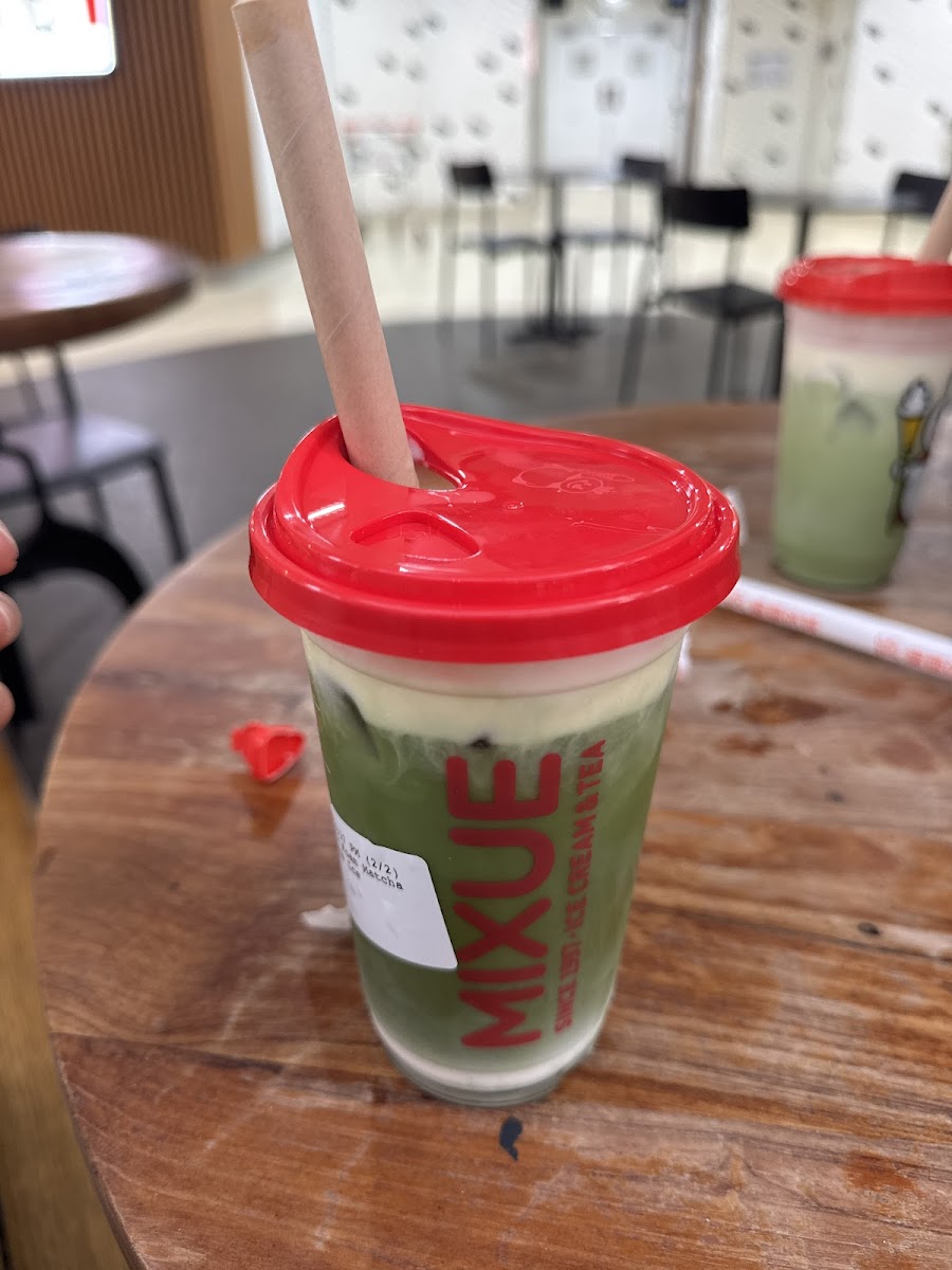 MIXUE ICE CREAM & TEA 蜜雪冰城 Photo 6