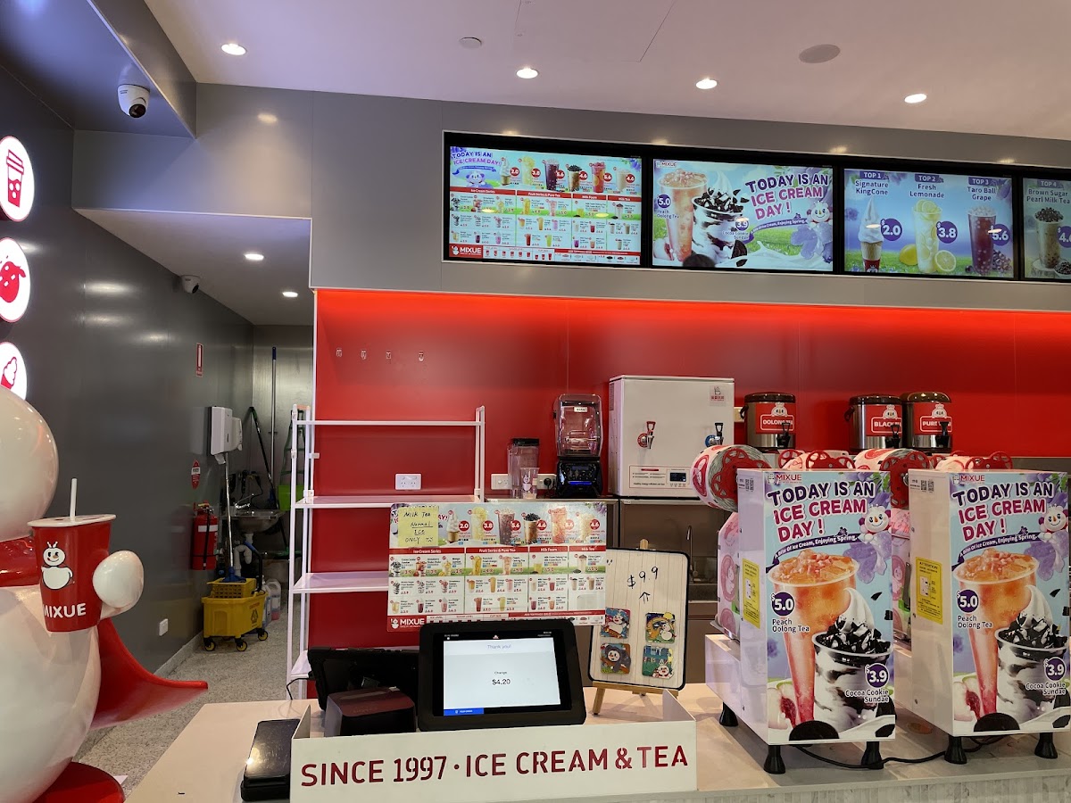 MIXUE ICE CREAM & TEA 蜜雪冰城 Photo 7