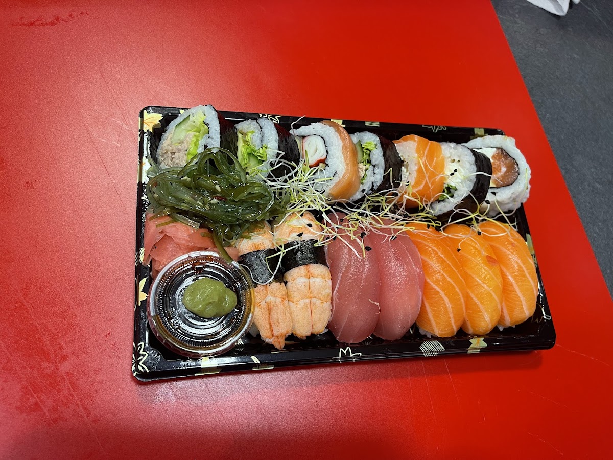 Tomo sushi Photo 3