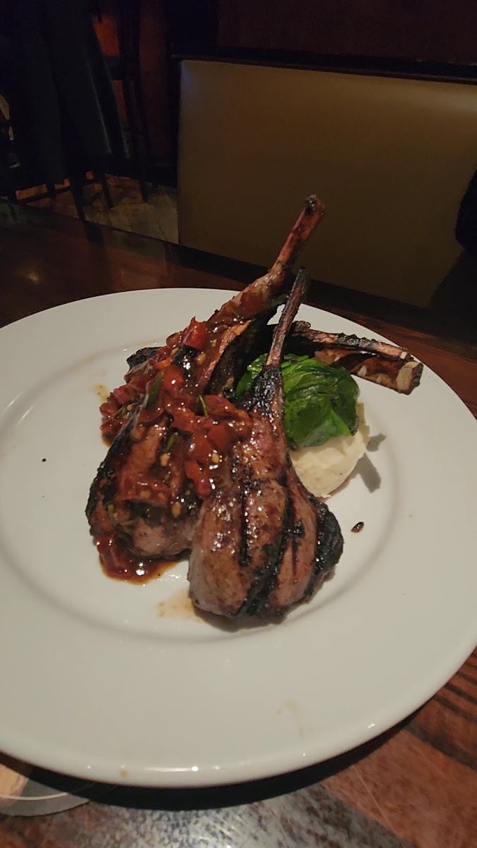 LongHorn Steakhouse Photo 2