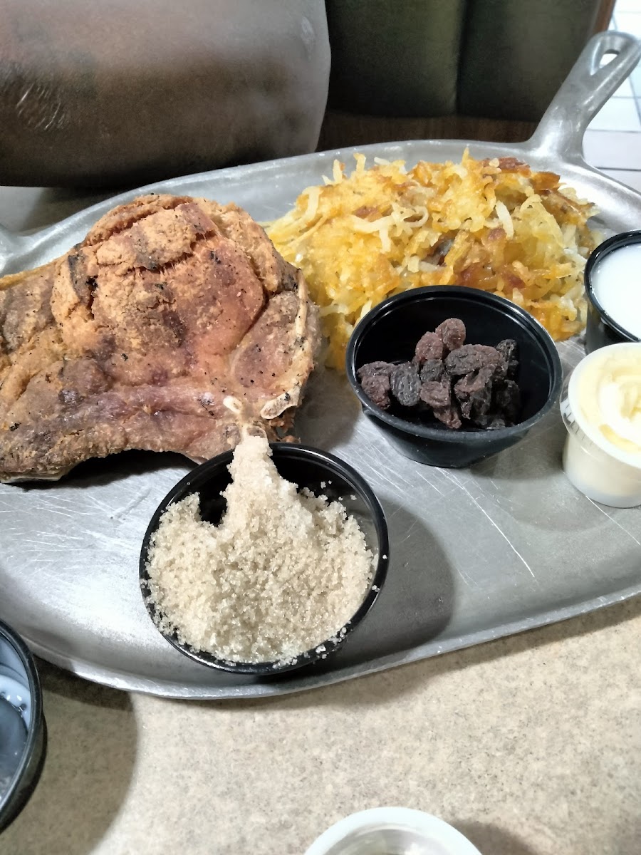 Iron Skillet Photo 5