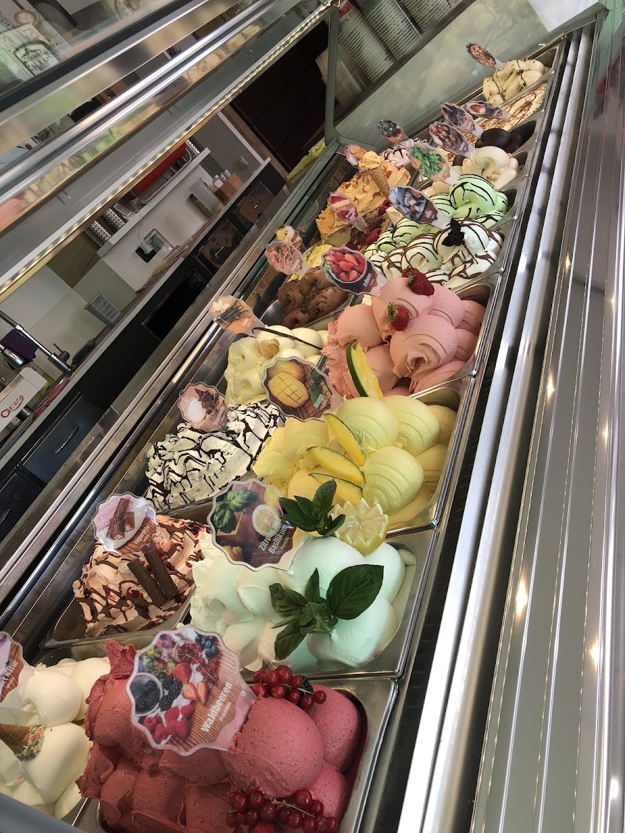 Eis Cafe Italia Photo 3