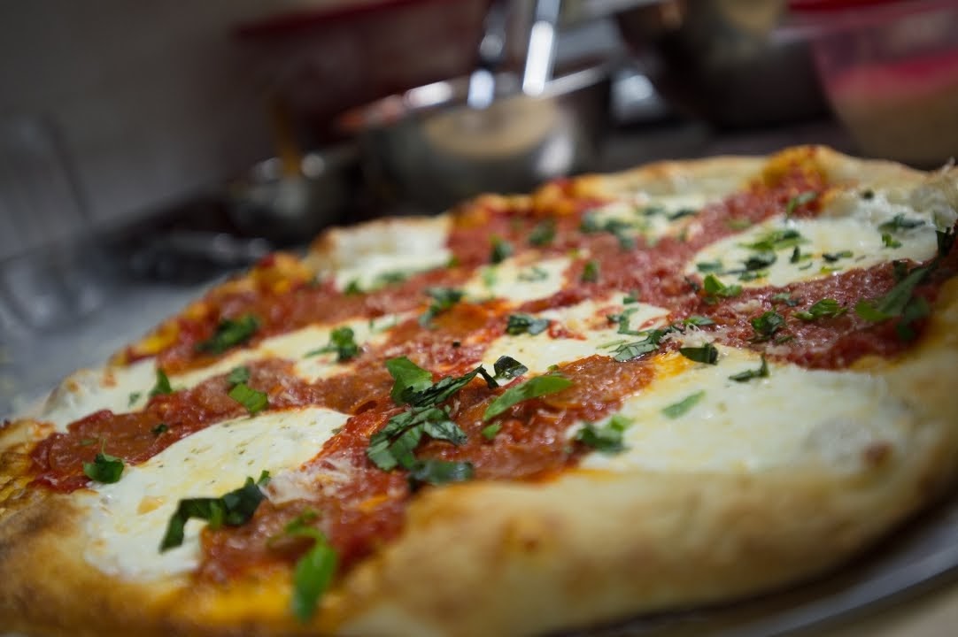 Paisanos Pizza Photo 4
