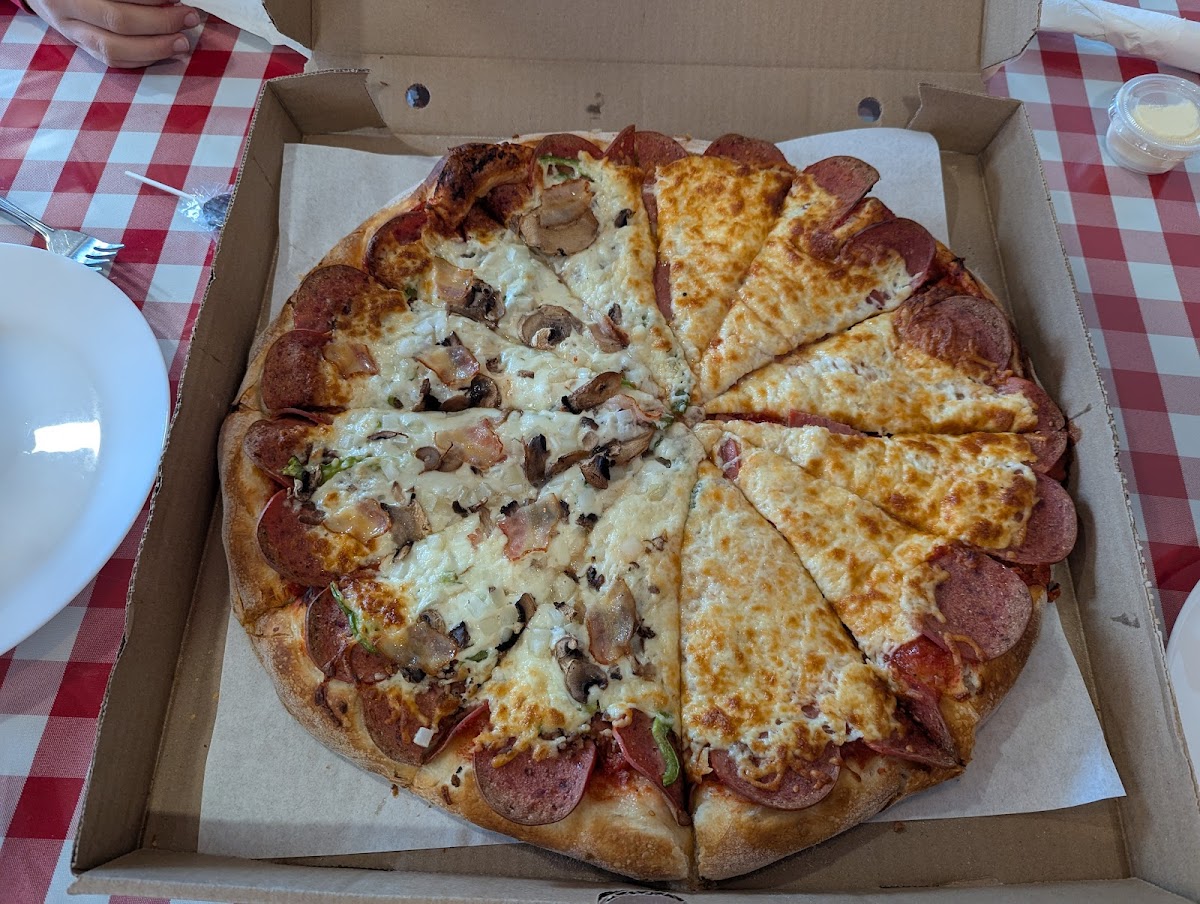 Al's Pizzeria Photo 5
