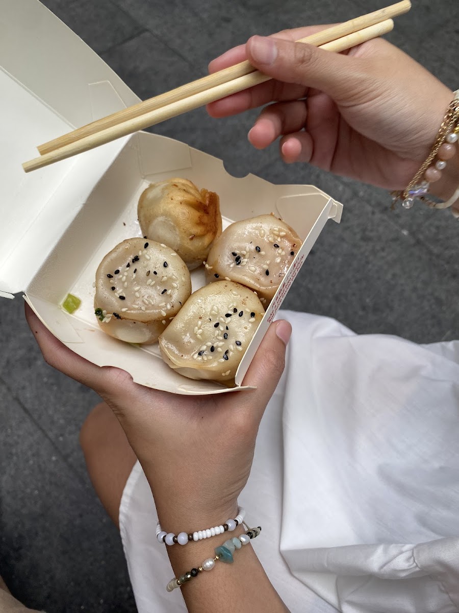 Cheung Hing Kee Shanghai Pan Fried Buns Photo 5