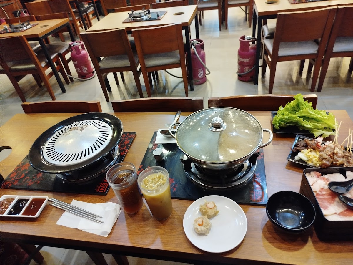 Gyuniku Bandara city mall Photo 4