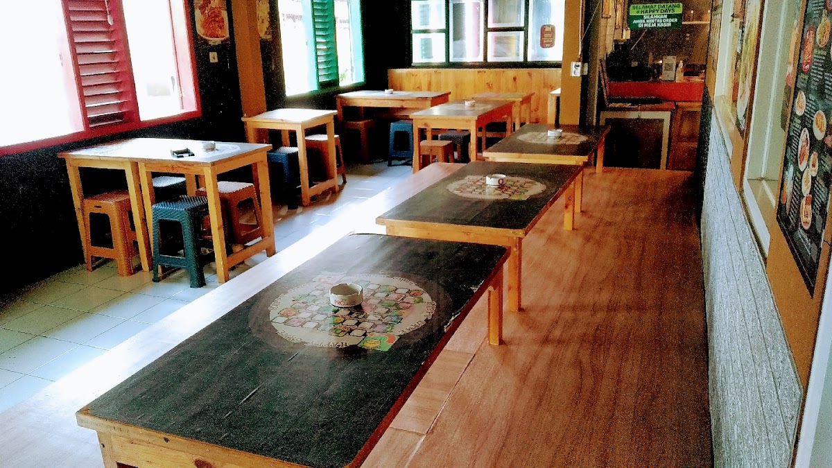 Happy Mee Cafe - Kutabumi